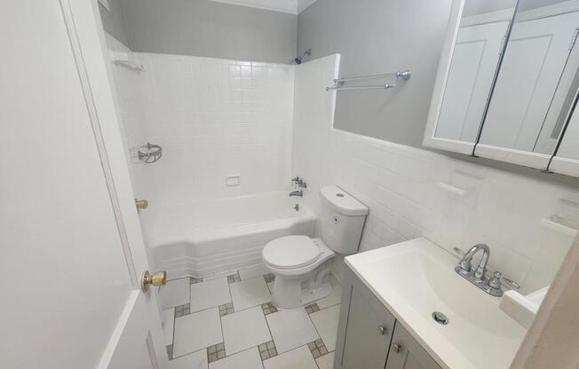 4 beds, 2 baths, 1,404 sqft, $1,850