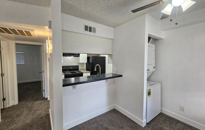 1 bed, 1 bath, 680 sqft, $1,250, Unit 323