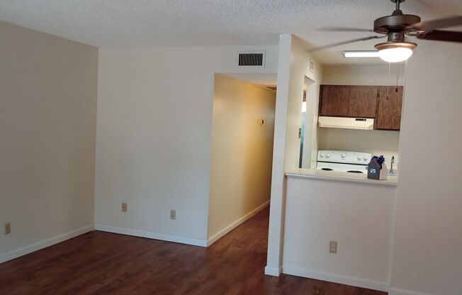 1 bed, 1 bath, 525 sqft, $949, Unit 151