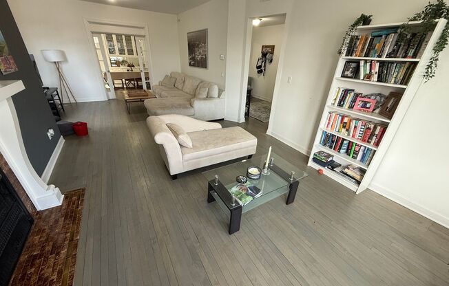 2813 E. Belleview Pl.