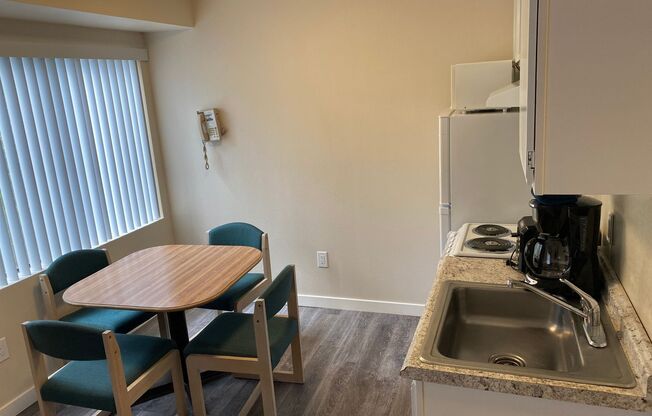 1 bed, 1 bath, 410 sqft, $1,650, Unit 411