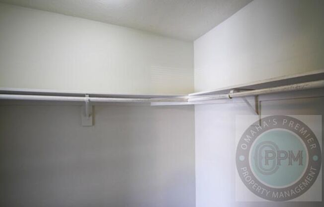 2 beds, 1 bath, 900 sqft, $845, Unit BG/13