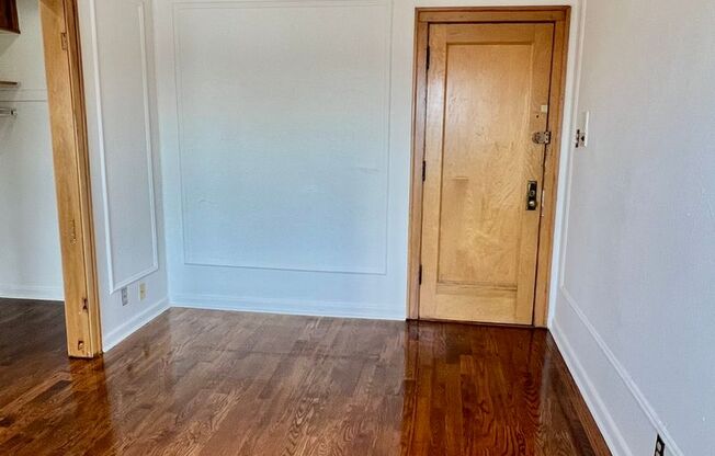 Studio, 1 bath, 375 sqft, $1,535, Unit 644-404