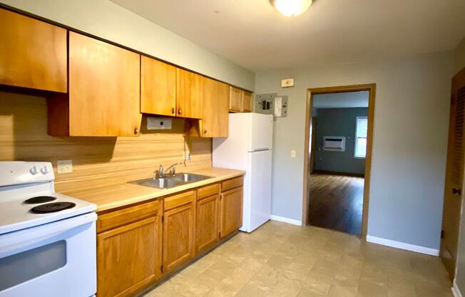 2 beds, 1 bath, $820, Unit 4520- 12