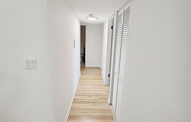 3 beds, 2 baths, $3,295, Unit 502