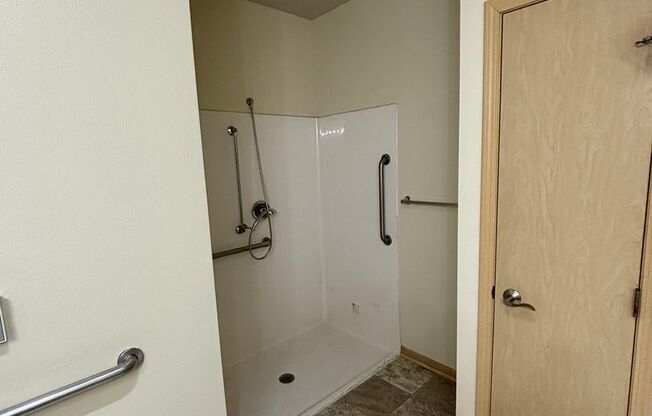 2 beds, 1 bath, 1,061 sqft, $1,136, Unit PHV - 204
