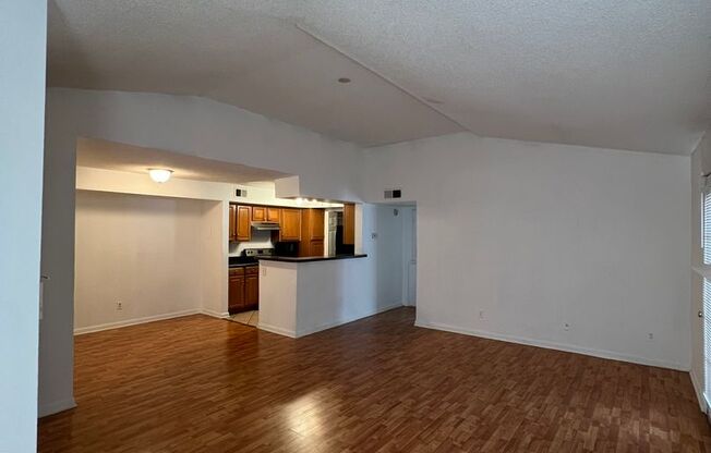 2 BEDROOM 2 BATHROOM CONDO FOR RENT / REGENCY GARDENS