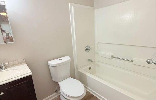 One Bedroom Apartment Located in the Center of it all!