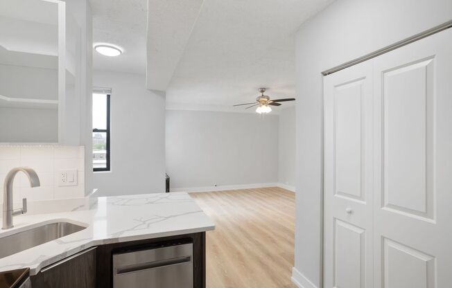1 bed, 1 bath, 408 sqft, $1,850, Unit 7J