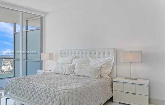 2 beds, 2 baths, 1,498 sqft, $6,500, Unit 1100 Biscayne Blvd # 4803