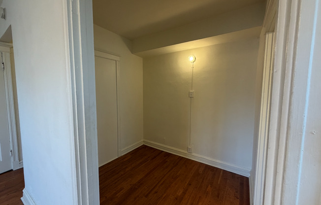 Studio, 1 bath, 450 sqft, $945, Unit 309