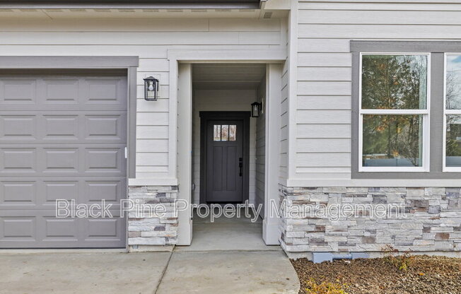 4642 N MAPLE GRV RD