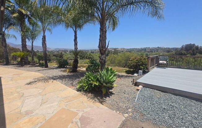 House FOR RENT in Bonita!! Pool and views.