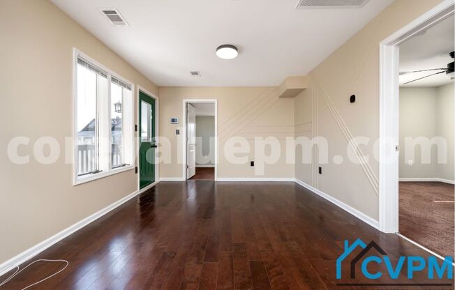 1004 Cliff Pl