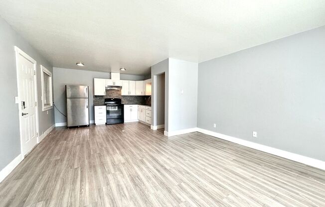 2 beds, 1 bath, 695 sqft, $1,515, Unit 26