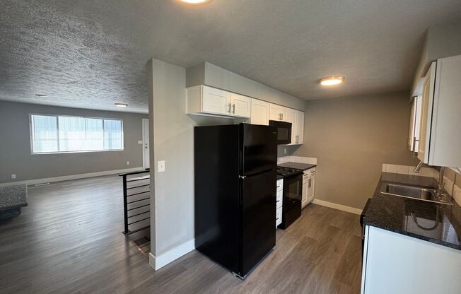 4 beds, 2 baths, 1,920 sqft, $1,895, Unit Unit 822