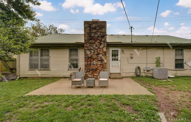 Ozarks-Style 3-Bedroom, 2-Bathroom Ranch Home