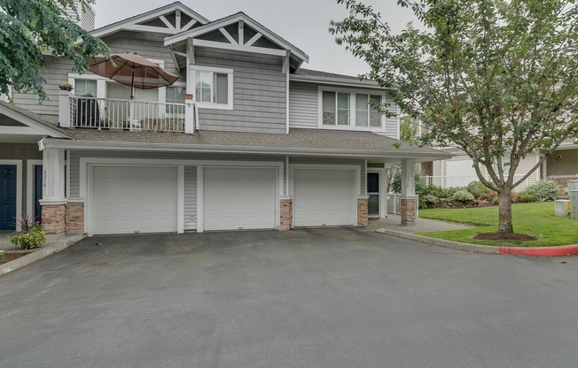 2 bedroom condo available in the heart of Issaquah!