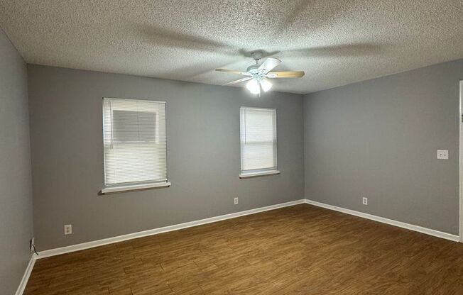 2/1 apartment in Raytown