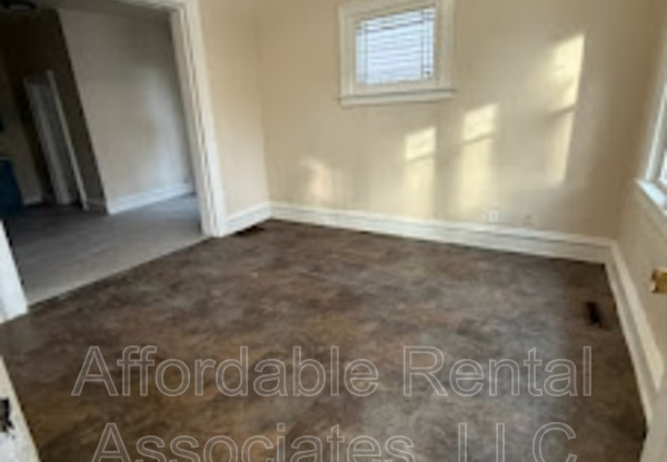 1240 W WASHINGTON ST