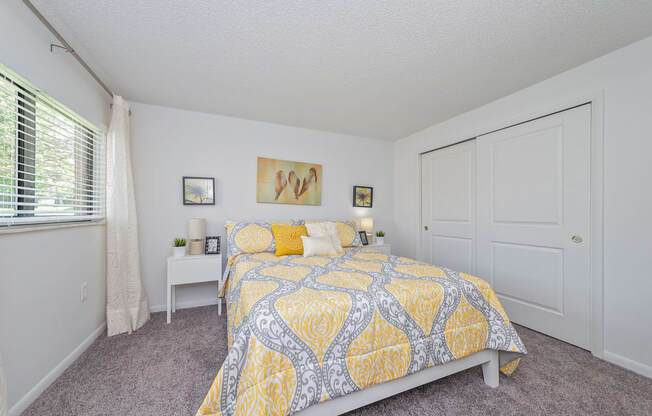 Gorgeous Bedroom at Honey Creek, Greenwood