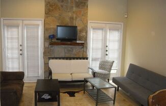 2 beds, 2 baths, 1,008 sqft, $2,300, Unit 3