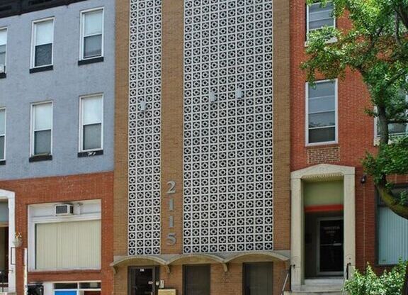 2115 N CHARLES 3 LEVEL OFFICE PARK ST