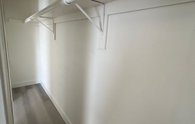 1 bed, 1 bath, 900 sqft, $2,022, Unit 381-35