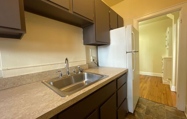 1 bed, 1 bath, 556 sqft, $1,275, Unit C-11