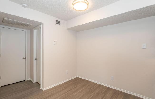 2 beds, 2 baths, 899 sqft, $1,189