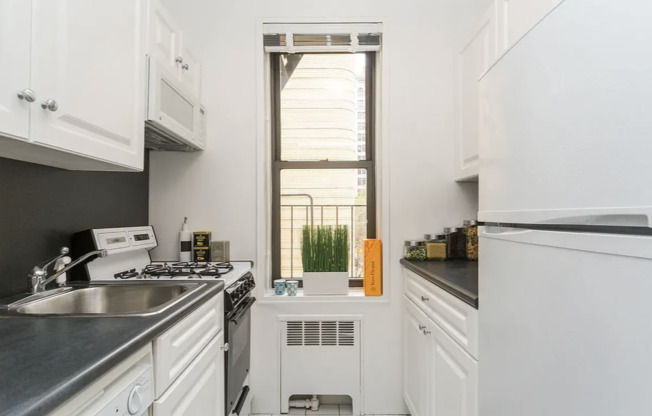 Studio, 1 bath, 540 sqft, $5,195, Unit 6DD