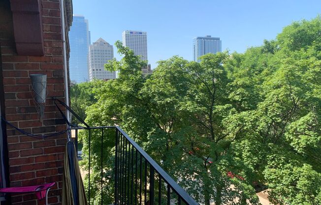 4 beds, 2 baths, $2,395, Unit 9