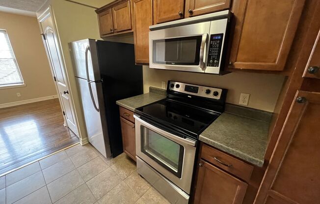 2 beds, 1 bath, 800 sqft, $1,395, Unit 601 - Unit 205 B800