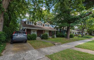 Sylvan Park bungalow, 4508a Park Ave.  2br, 1.5bath, Pets ok
