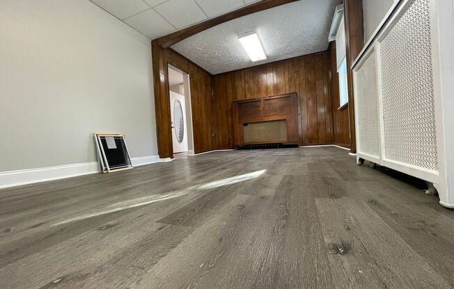 Newly Renovated 3 Bed, 1.5 Bath in Fairview!