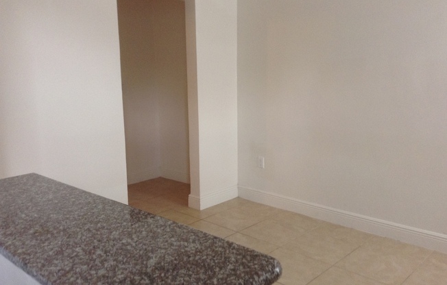 1 bed, 1 bath, 500 sqft, $1,700