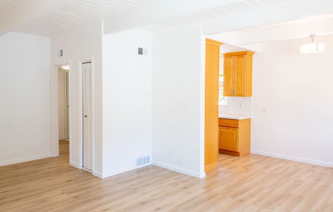 2 beds, 1 bath, $3,400, Unit Unit 19