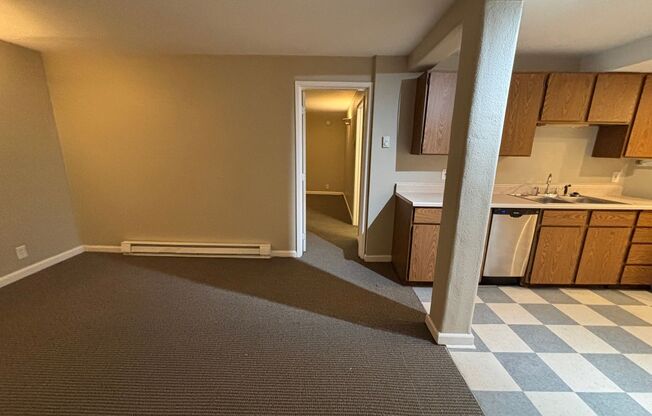 1 bed, 1 bath, 600 sqft, $1,595, Unit F