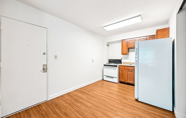 2 beds, 1 bath, 665 sqft, $950, Unit 1732P