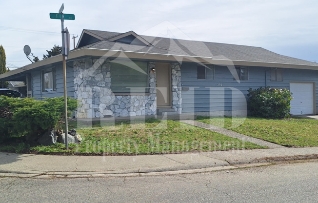 East Bremerton Rambler - 3 Bed 1 Bath with Garage and Carport Parking