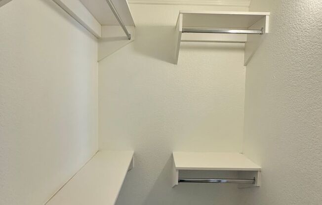 2 beds, 2 baths, $1,695, Unit UNIT 2251