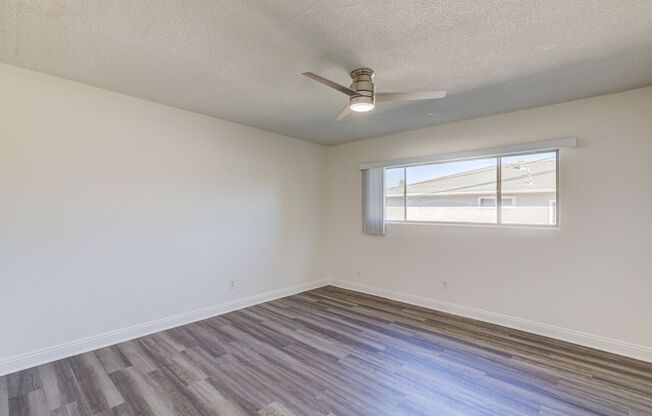 2 beds, 1.5 baths, $3,025, Unit Unit 12