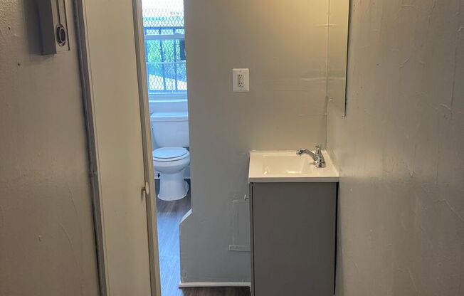 Studio, 1 bath, 450 sqft, $1,149, Unit 50-4