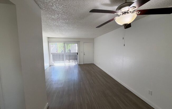 2 beds, 2 baths, 950 sqft, $1,275, Unit 201