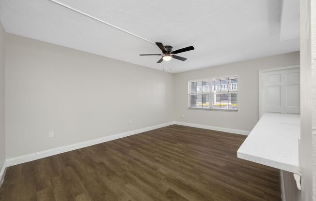 2 beds, 1 bath, 740 sqft, $1,595, Unit 202