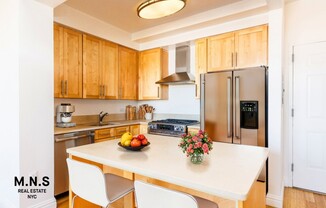 2 beds, 2 baths, 926 sqft, $5,450, Unit 4I