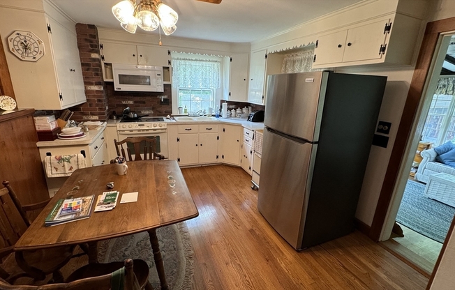 14 MAPLE PL