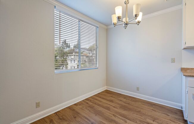 2 beds, 1 bath, 864 sqft, $2,695, Unit 302