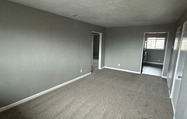 2 beds, 1 bath, 750 sqft, $1,170, Unit B12 1045 17