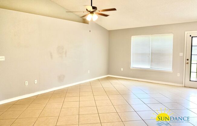 Gorgeous 4 Bedroom Home in Navarre!
